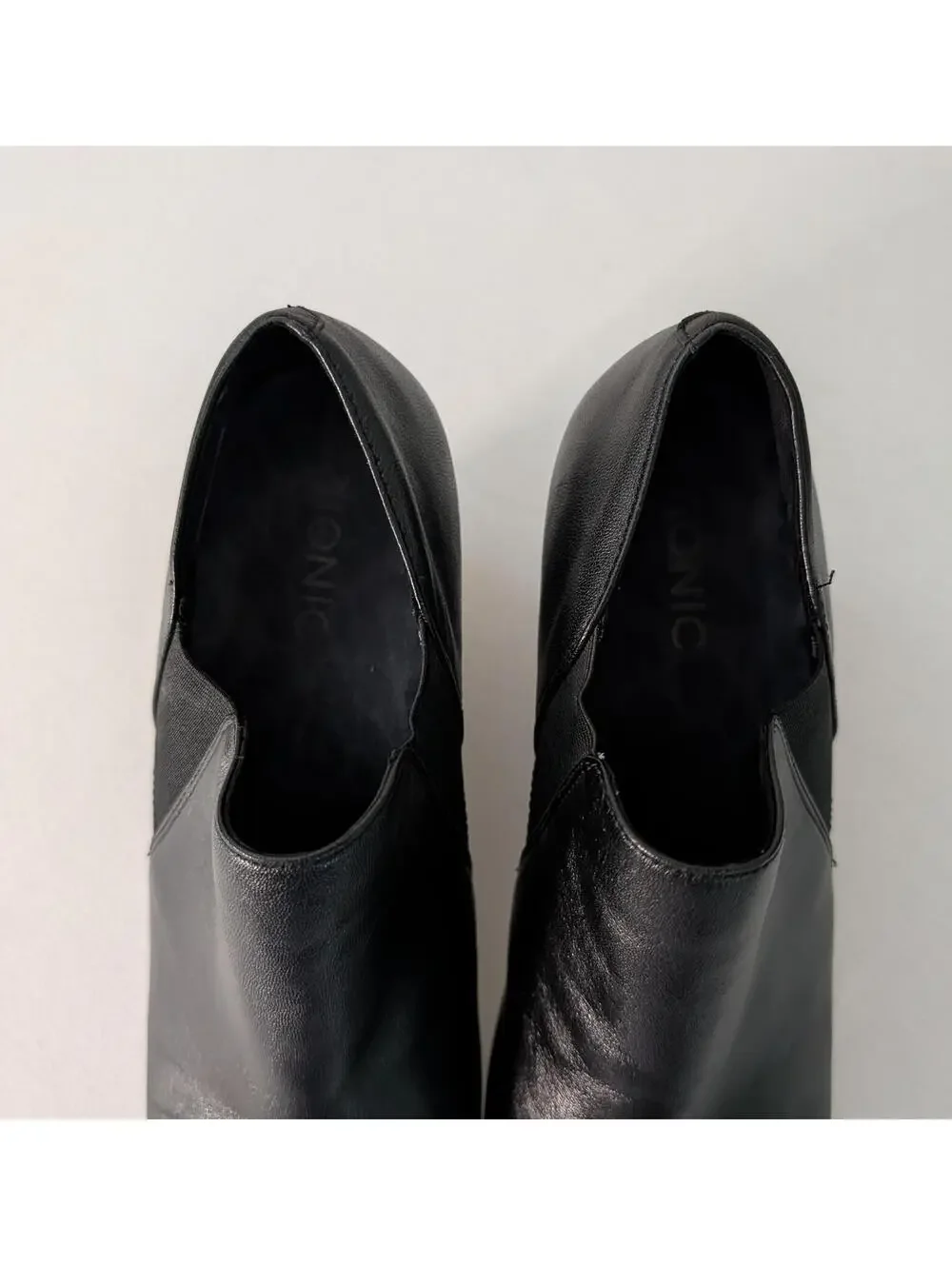 Vionic Black Leather Wedge Ankle Booties Size 9.5